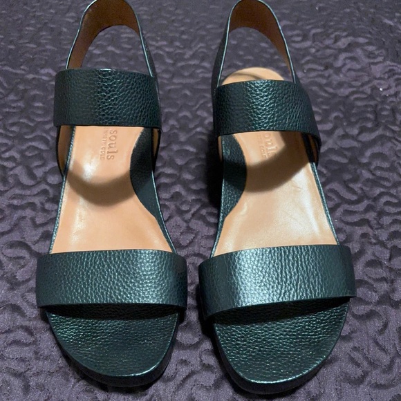 Gentle Souls women’s sandals - Picture 1 of 7